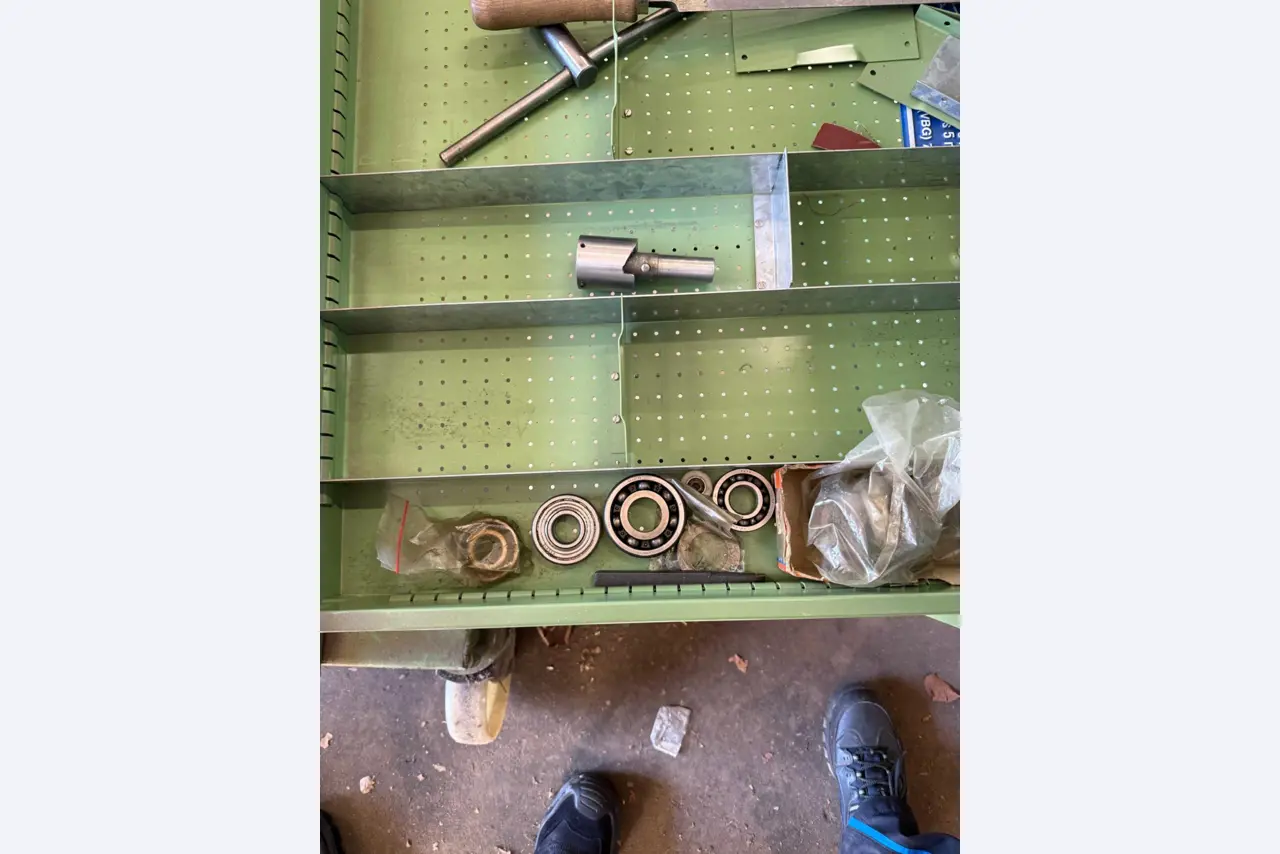 Measuring/testing technology and various workshop equipment-7